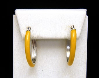 Niedliche Vintage Gelbe Creolen Emaille Ohrringe Silber Ton Durchbohrt