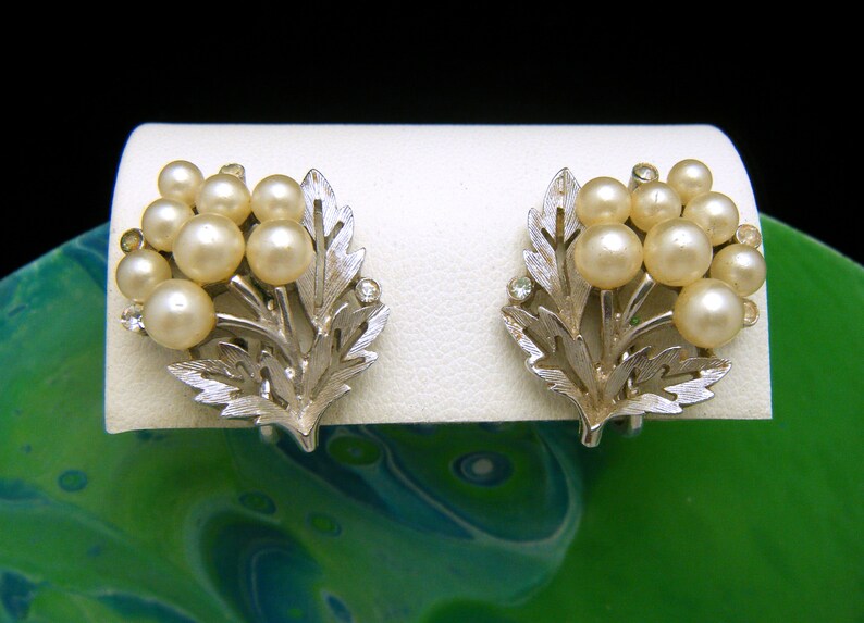 Beautiful Crown Trifari Earrings Faux Pearls Rhinestones Silver Tone Clip Ons