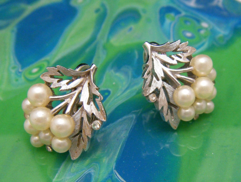 Beautiful Crown Trifari Earrings Faux Pearls Rhinestones Silver Tone Clip Ons