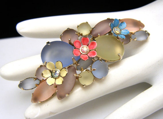 Broche Vintage Strass Et Perles - Motif Bleu Avec Verre Facetté - Monture Métal Doré - Occasion