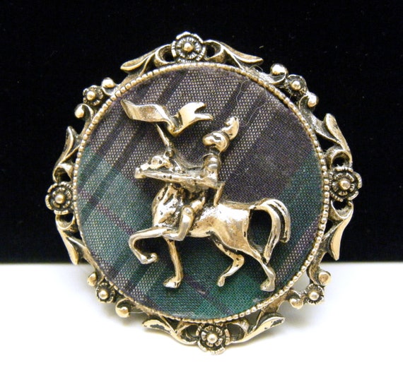 Vintage Tartan Plaid Heraldic Knight Brooch Gold … - image 1