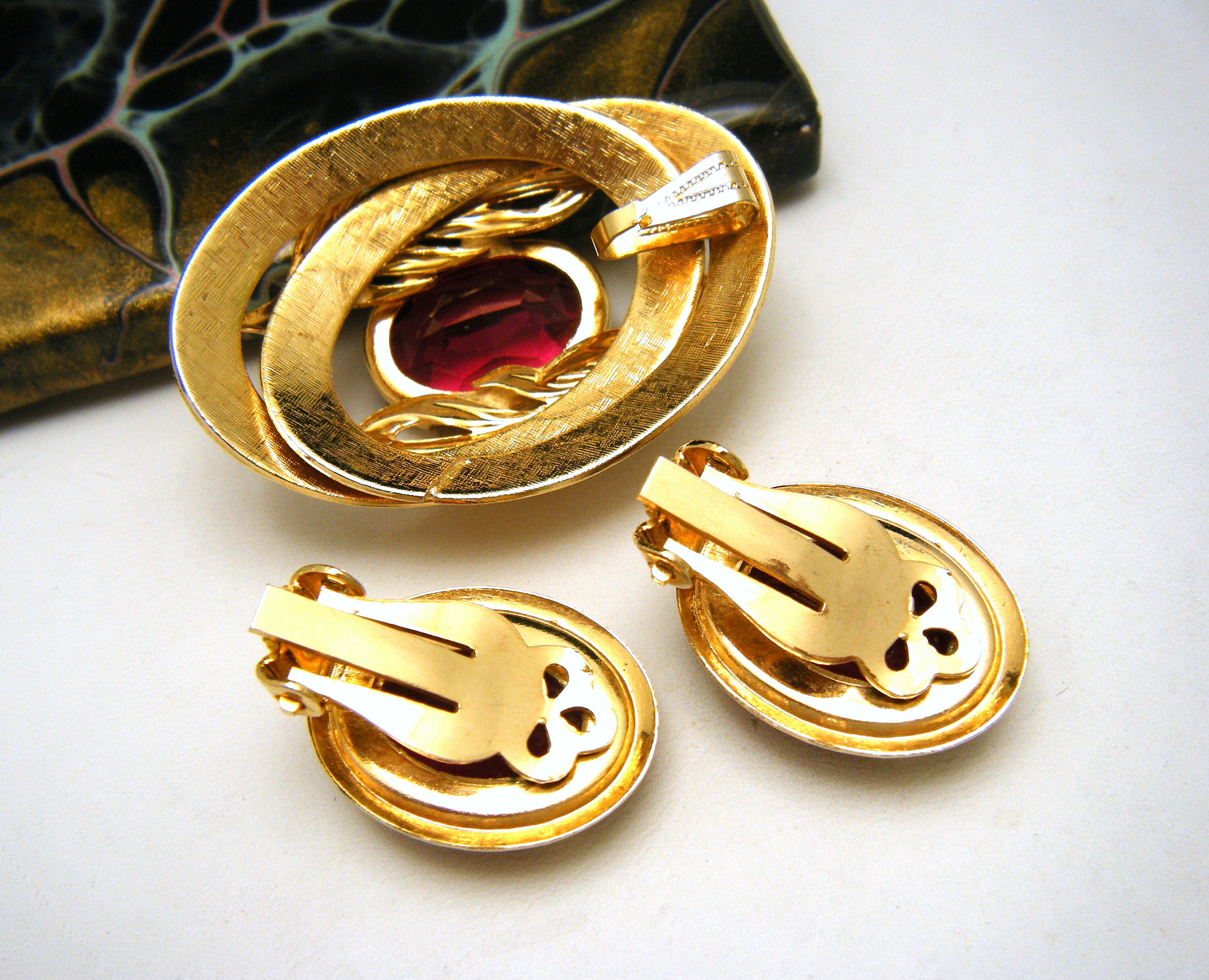 Boucles D'oreilles Vintage à Clips - Verre Rouge Monture Dorée - Bijou Rétro K5