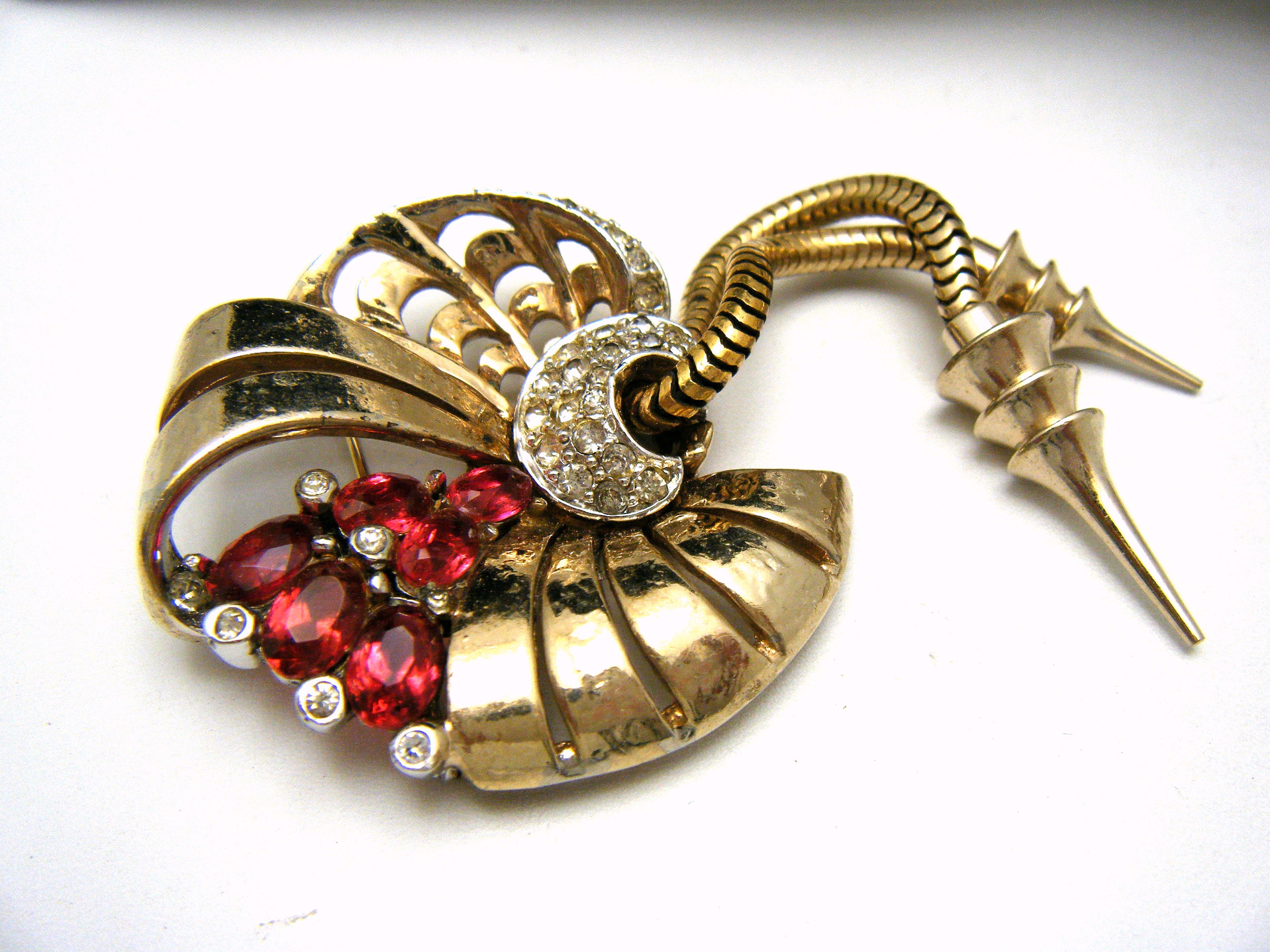 Vintage Boucher Phrygian Cap Mark Dangle Brooch Fuchsia 