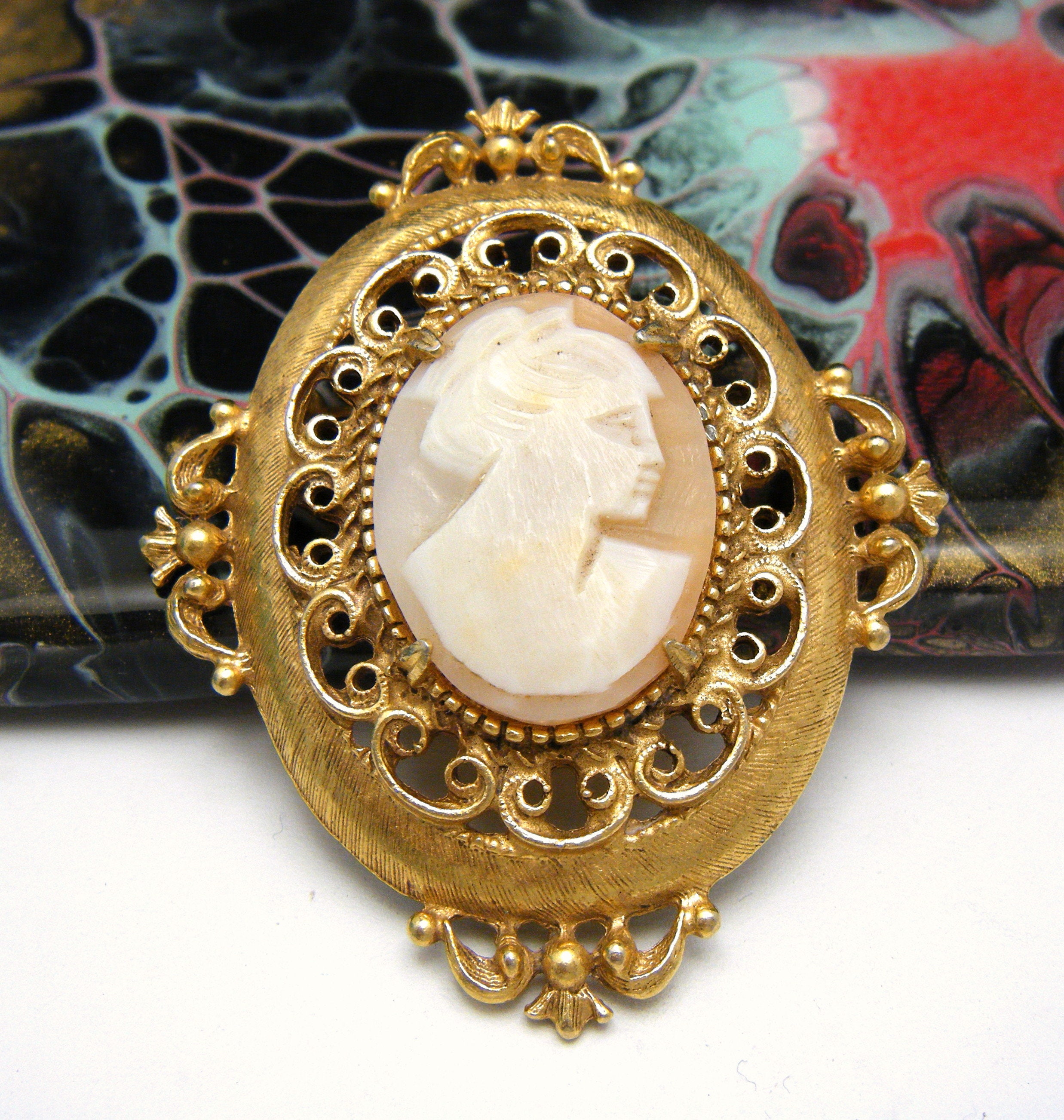 Florenza Vintage Brooch Carved Shell Cameo Gold Tone Frame Etsy
