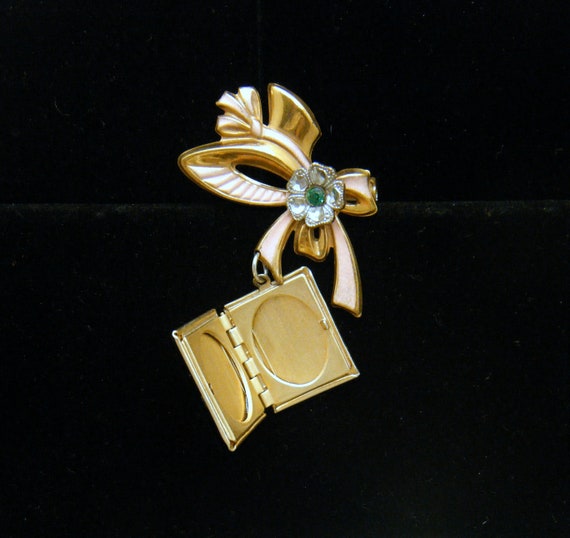 Retro Lavalier Enamel Brooch Locket Gold Tone - image 1