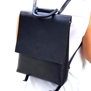 Sac à dos minimaliste pour ordinateur portable en cuir végétalien : sac de transport écologique