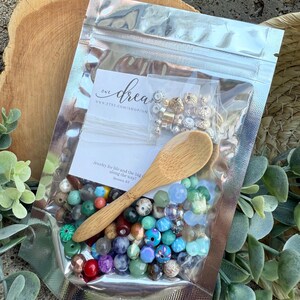 DIY Bracelet Kit DIY Jewelry Kit Girls Night Craft Mixed Bead Collection Stretch Cord Design Pack Complete Bracelet Set Party Activity Pack Gold Silver Accent Beads Beginner Instructions Bead Mix Creative Hobby