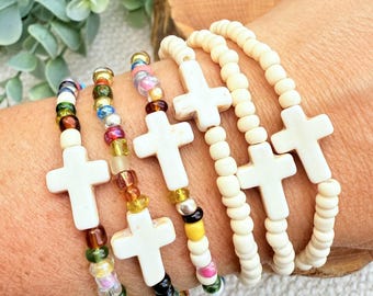 Christian Cross Jewelry Stackable Elastic Bracelet Rainbow Color Custom Size Cream Glass Bead Design Spiritual Gift Set