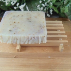 Wood Soap Dish Helps Extend Life of Soap image 3