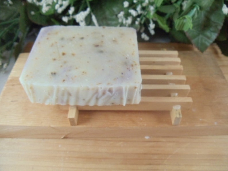 Wood Soap Dish Helps Extend Life of Soap image 3