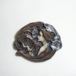 1970s Art Nouveau Revival Pin Brooch Round Woman Ribbons Vintage Jewelry Floral