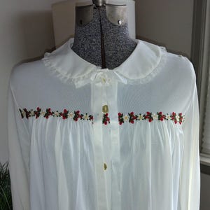 Saks Fifth Avenue Vintage Long Nylon Robe 1960s Embroidered Flowers Size 14
