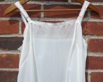 Vanity Fair Vintage Slip Dress White Lace Accents Size 36