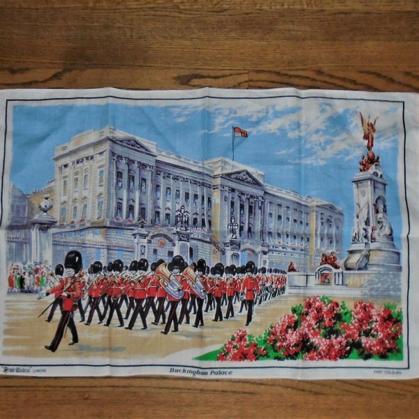 Buckingham Palace London England Irish Linen Souvenir 30" 20" Tea Towel