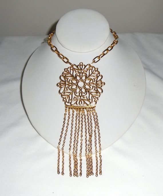 Trifari Necklace Fringed Medallion With Tulips Vin
