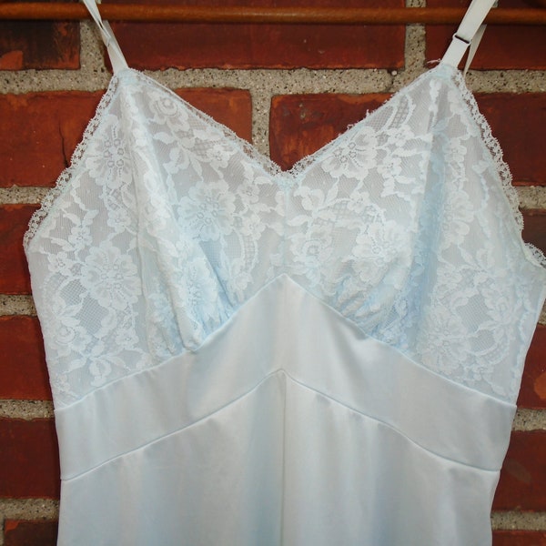 1950s Vanity Fair Baby Blue Lace Top Slip Size 32