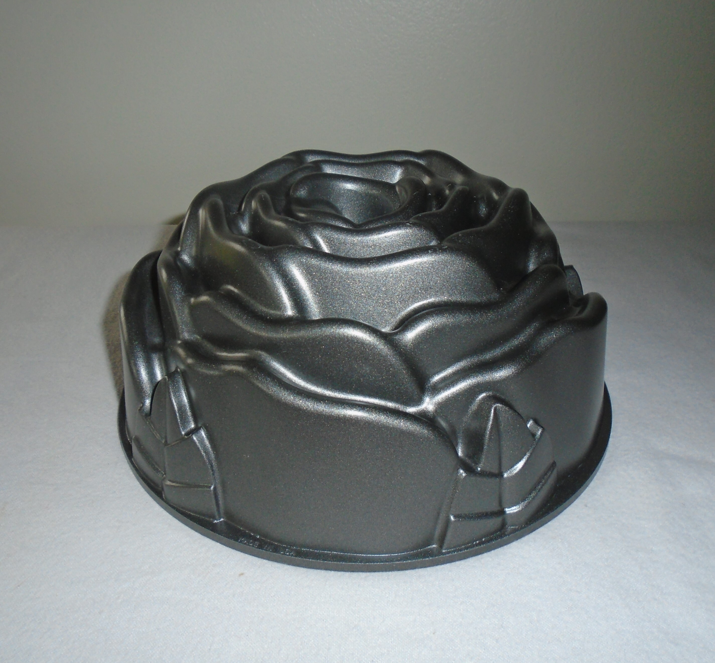 Bakers Secret Classic Bundt Cake Baking Mold Pan Cast Aluminum Collection  New!!