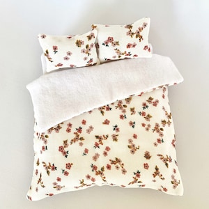Dollhouse Miniature Ditsy Floral Double Bed Linen