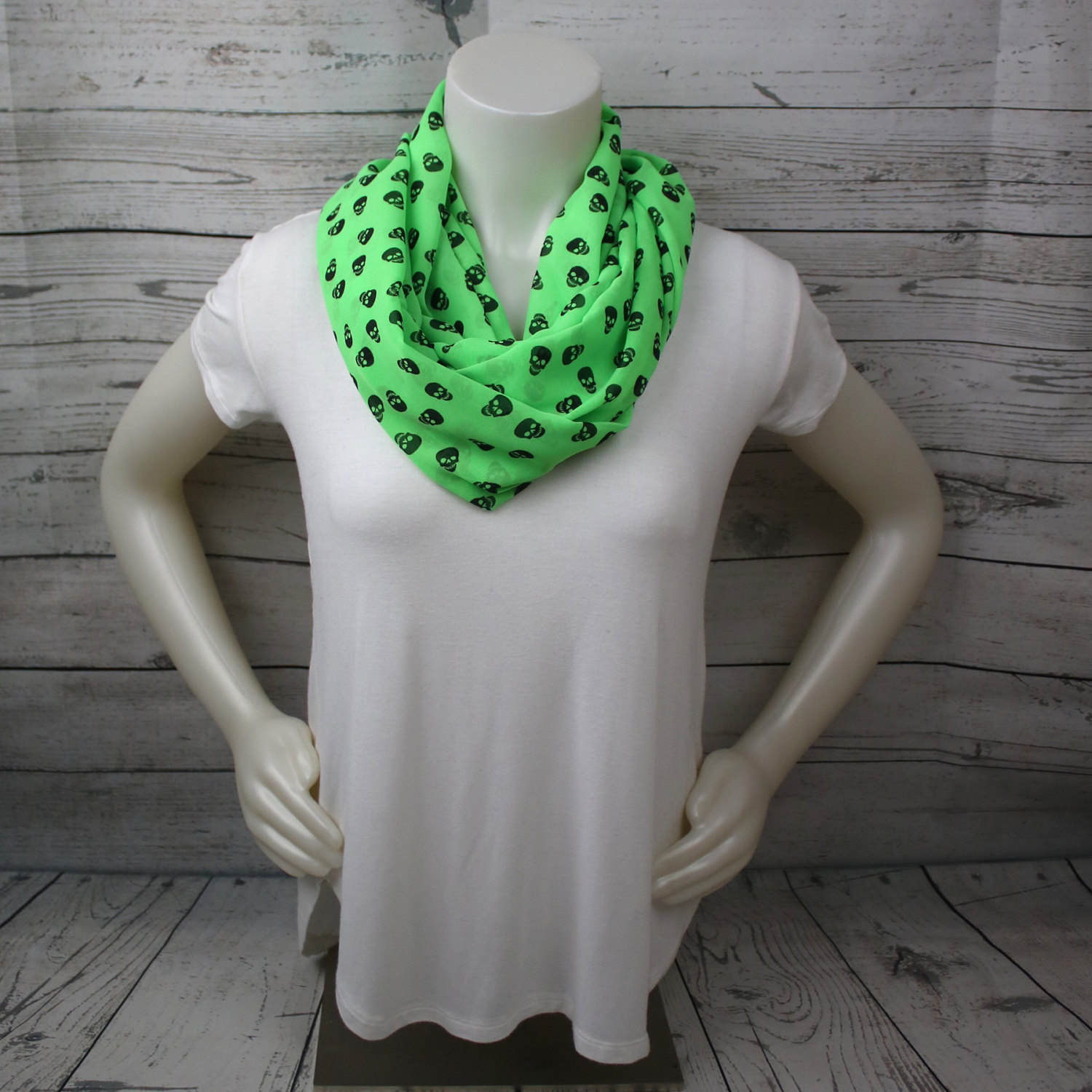スカーフ ERMANNO SCERVINO Woman Neck scarf Green D462R701QYE 56310 ERMANNO SCERVINO: Neck scarf woman - Green | Ermanno