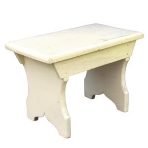 alter Hocker, Vintage Fußschemel, antiker Hocker, alter Lack, Antik Weiß, Frankreich, Shabby, Brocante, Landhaus Dekoration