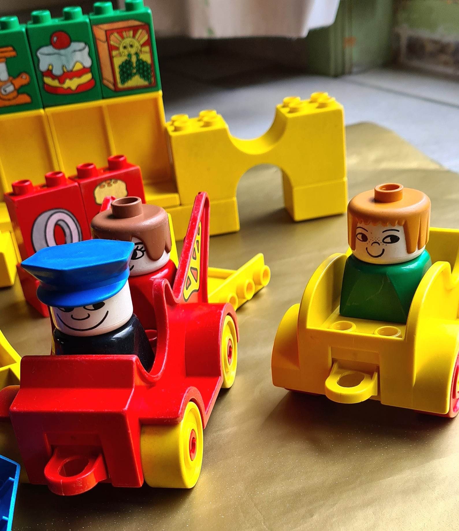 LOT LEGO DUPLO Brique construction jaune bleu rouge animaux rails voiture  train