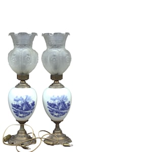 Par grande de 2 lámparas de mesa de porcelana azul de Delft: iluminación decorativa de estilo rústico holandés para largas veladas.