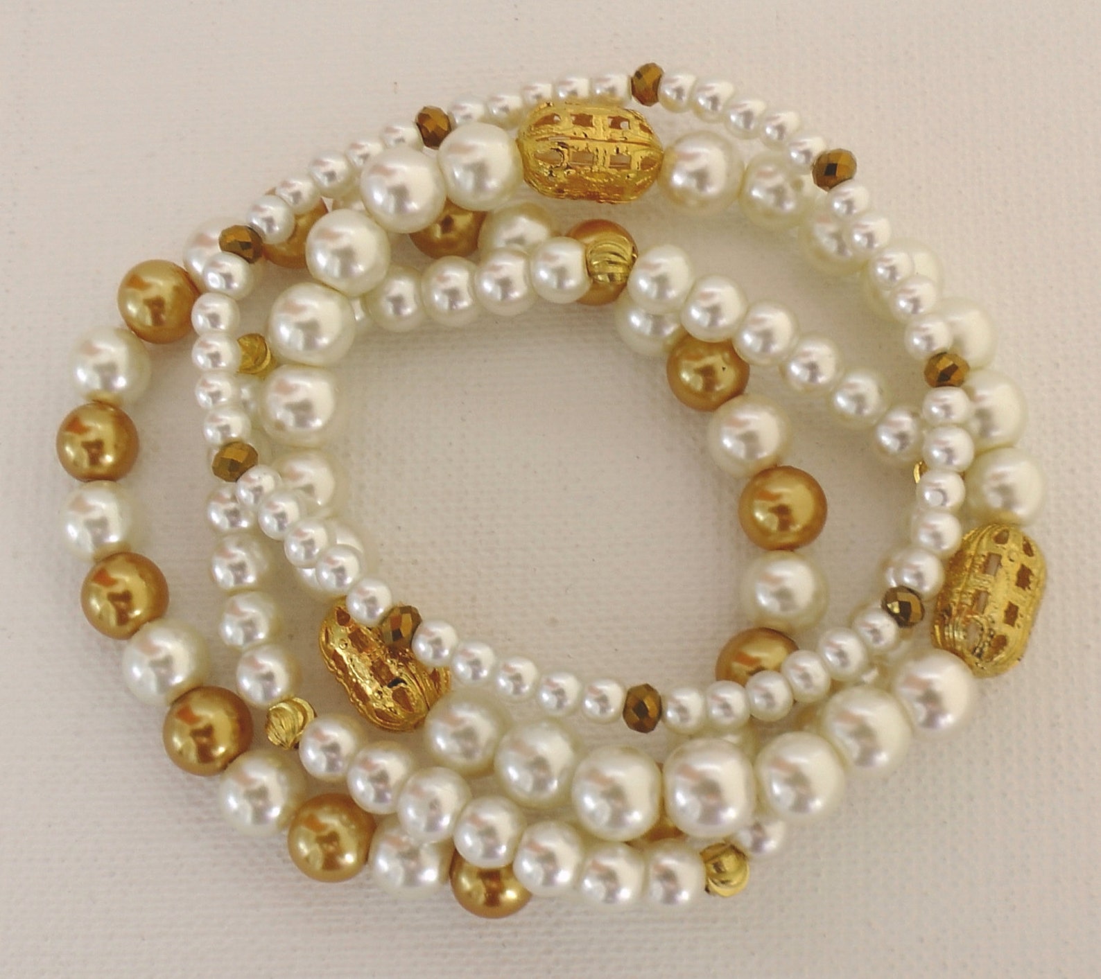 Pearl Bracelet - Gold Bean