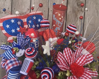 Patriotic Table Arrangement, Patriotic Centerpiece, Americana Decor, 4th of July Centerpiece, Summer Decor, Red Wagon Centerpiece