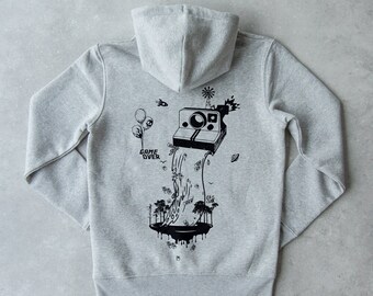 Mixed cut hoodie in organic cotton and recycled polyester, heather gray fleece printed on the back and chest, GAME OVER