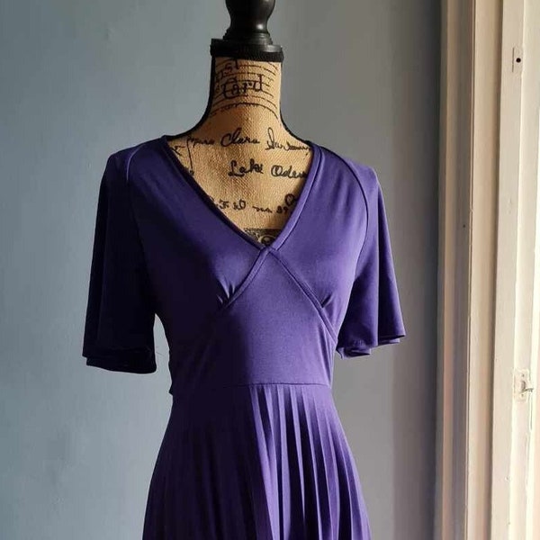 Vintage 1970s Purple Fitted Dress Disco Retro Midi Angel Sleeves S-M 36 ins Chest 29 ins W