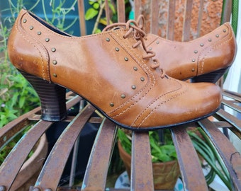 Tan leather Victoriana lace up pumps, tie shoes, Hush Puppies UK 6, EU 39