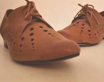 Vintage Clarks Leather Oxfords: Brown Brogue Shoes, Unisex UK 8 / US 10