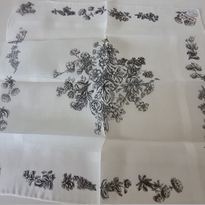 Vintage Mid Century Kreier Reine Baumwolle Taschentuch 13 Ins quadratische Kohle auf weißem Floral Design Schweizer Made