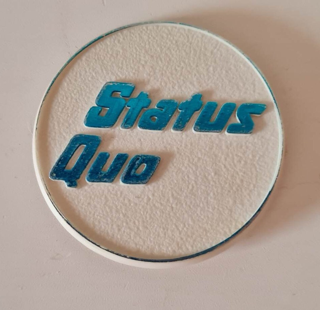 Vintage 1970s STATUS QUO Vintage Plastic Pin Badge Rock Music ...