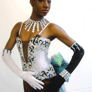 Showgirl Costume image 1