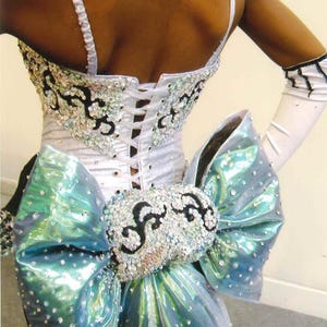 Showgirl Costume image 3
