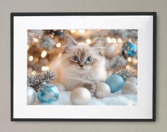 かわいいクリスマス子猫キャンバス | クリスマスツリーで遊ぶ子猫のウォールアート、ホリデーデコレーション、ペット愛好家へのギフト、居心地の良いホームポスター