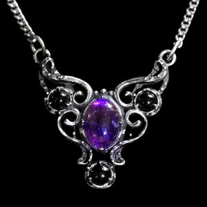 Anthranis Gothic Necklace with Onyx and Gemstone