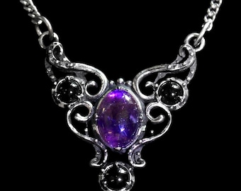 Anthranis Gothic Necklace with Onyx and Gemstone