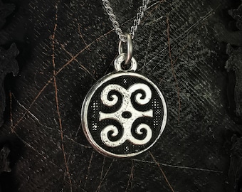 Adinkra necklace of Dwennimmen, symbol of strenght and humility