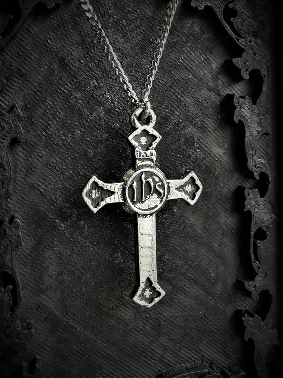 Silver Gothic Cross Necklace Fantasy Jewelry – DRAVYNMOOR