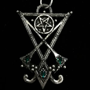 Sigil of Lucifer necklace with inverted pentagram Green