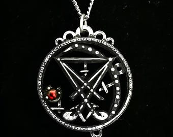 Collar con el Sigilo de Lucifer y la piedra preciosa de tu elección