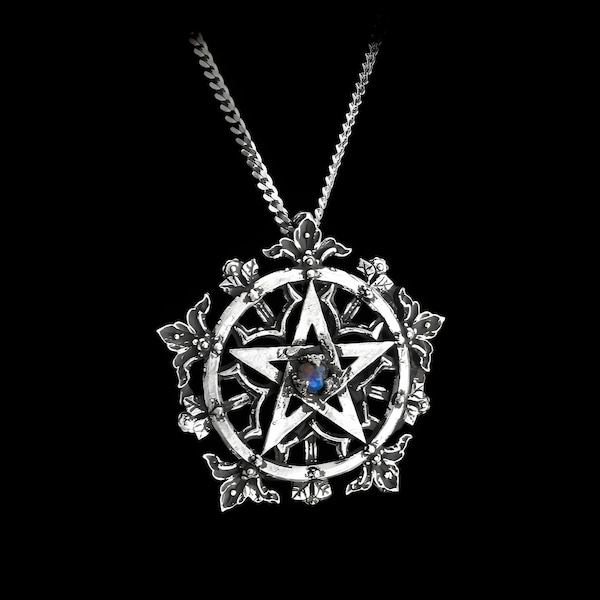 Collar de pentagrama gótico con piedra preciosa, The Demetria