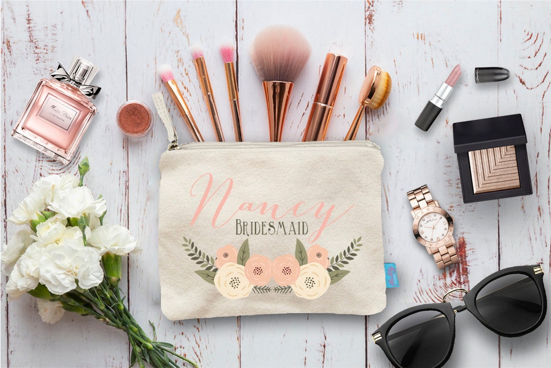 Make-up-Tasche 'In My Flower Girl Era' – Geschenk Für Brautjungfern, Rosa Mit Reißverschluss