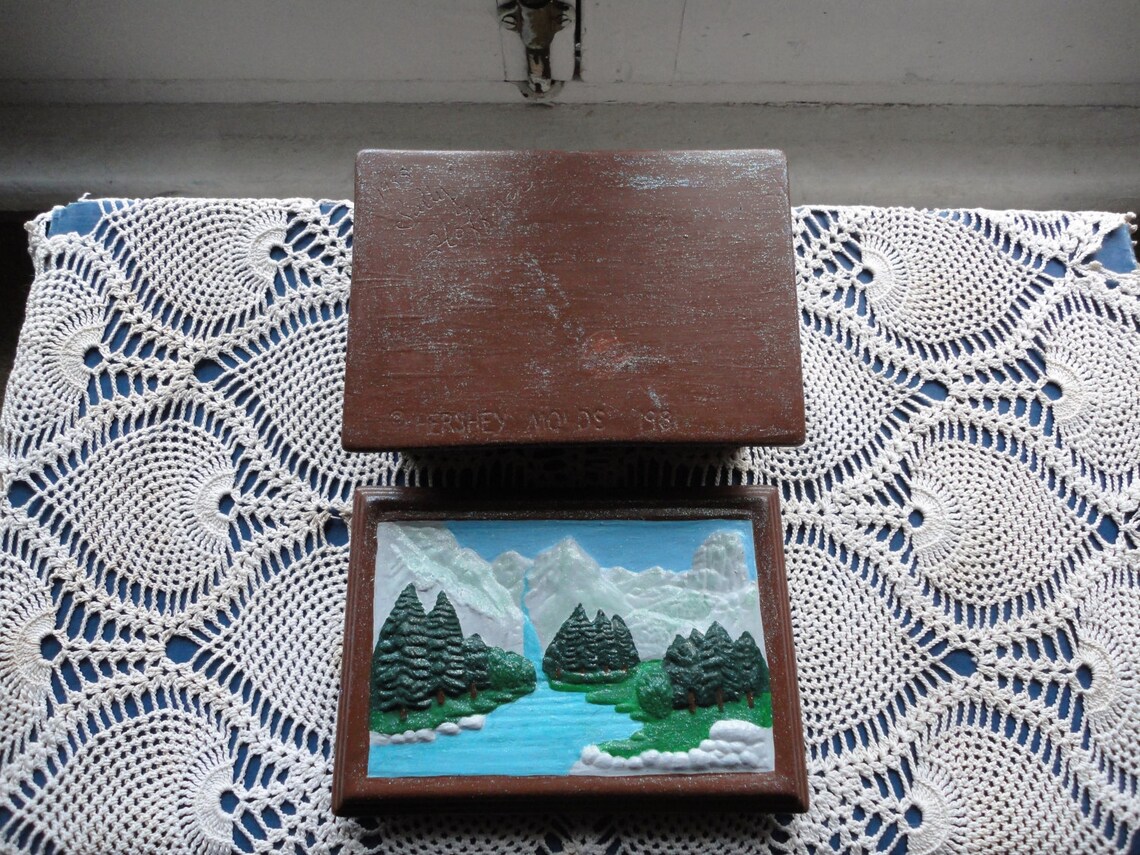 Vintage 3 D Mountain Scene Ceramic Trinket Box Keepsake Lidded Etsy