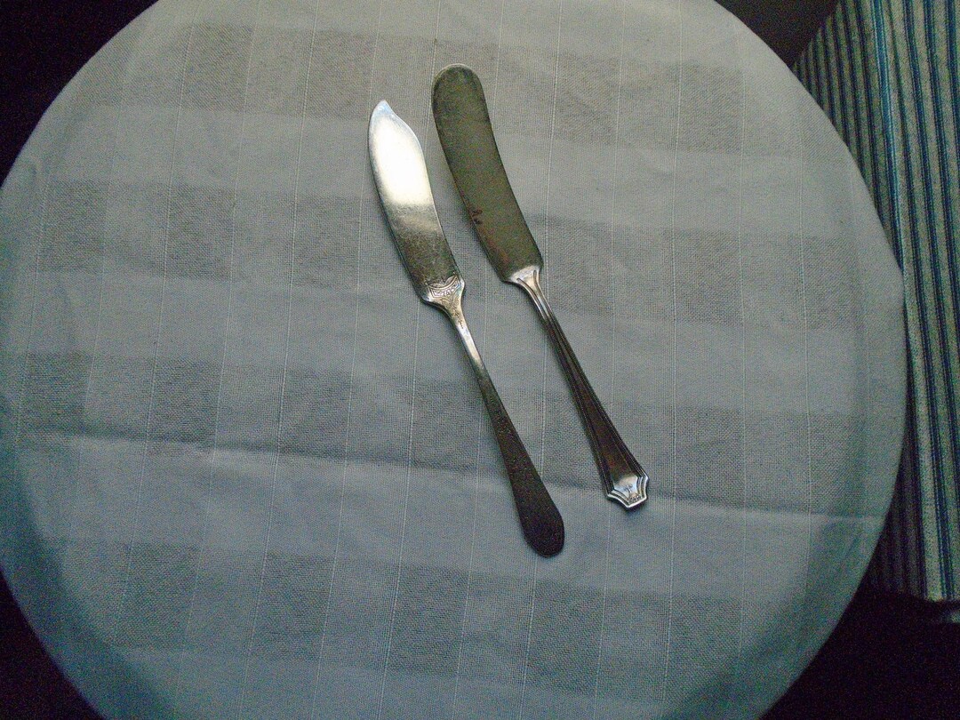Set of 2 Master Butter Knives Penco and Community Silver Plate Utensils