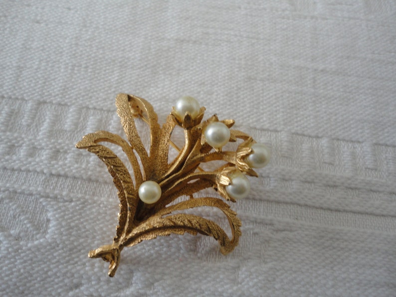 Corocraft Floral Bouquet Brooch Pin Faux Pearl Brushed Gold Tone Vintage Jewelry