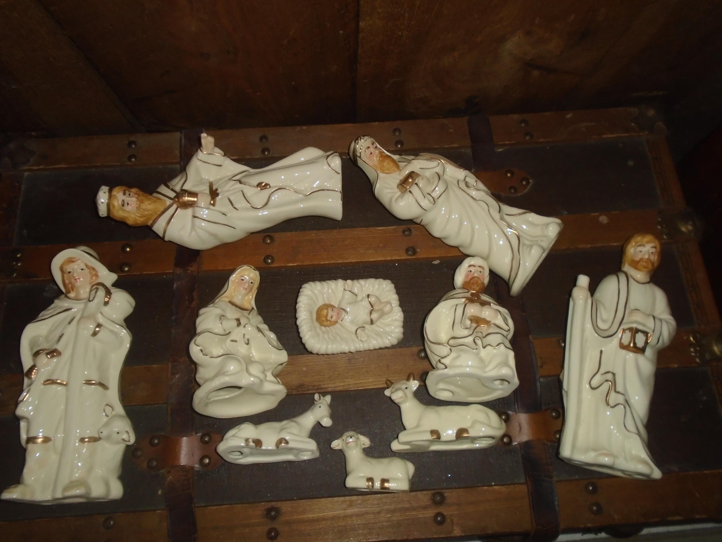 Vintage Large 10 Piece Porcelain Figurine Nativity Scene Set