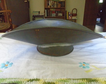 Vintage Footed Tin Scale Scoop Pan